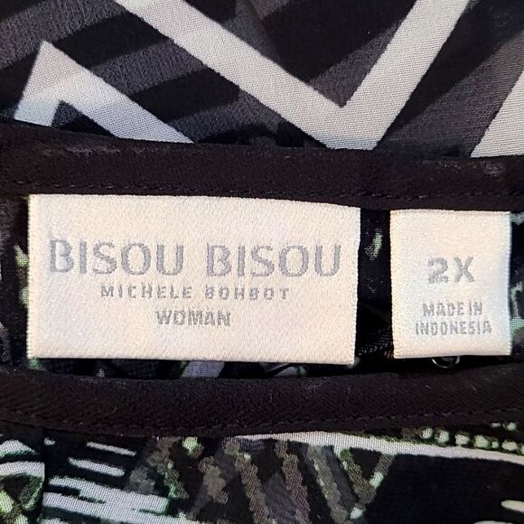 Bisou Bisou Kimono Sleeve Top, Black & White with Green & Blue Floral, Size 2X - Picture 7 of 8